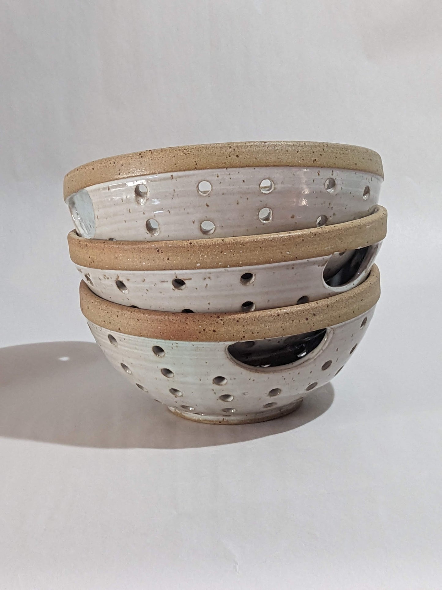 Colander/small fruit bowl