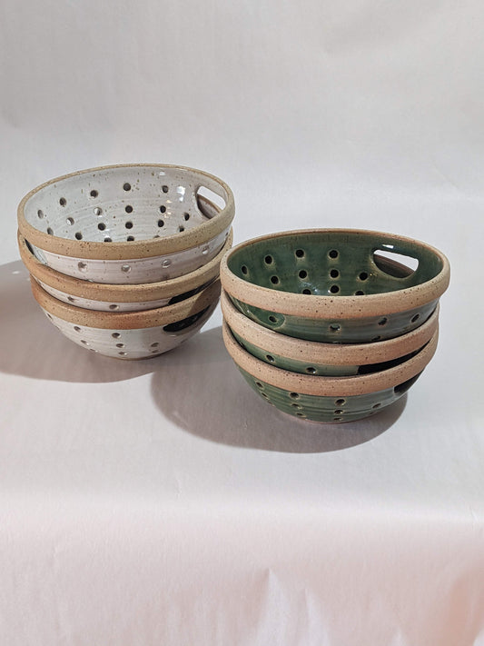 Colander/small fruit bowl