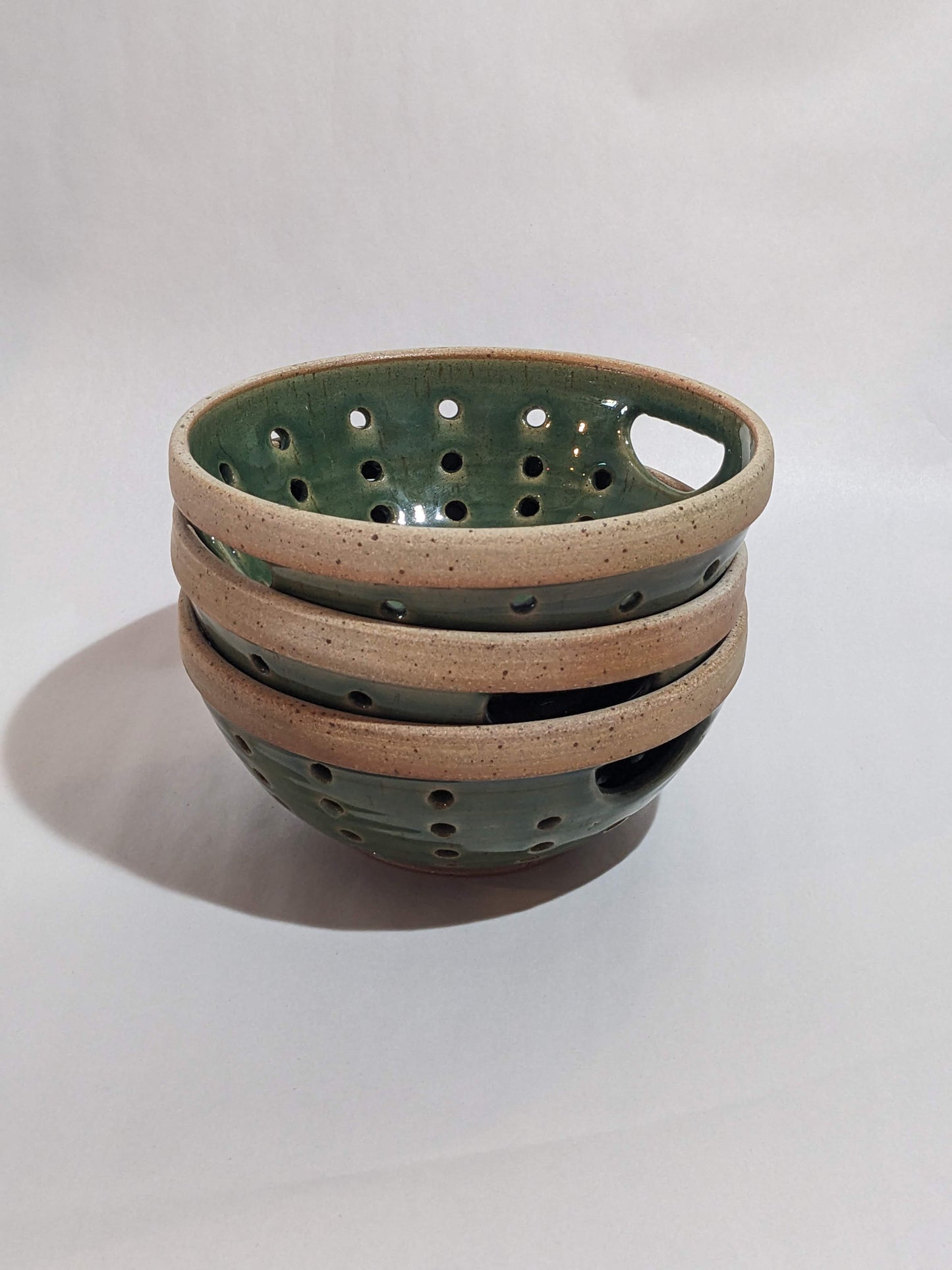 Colander/small fruit bowl