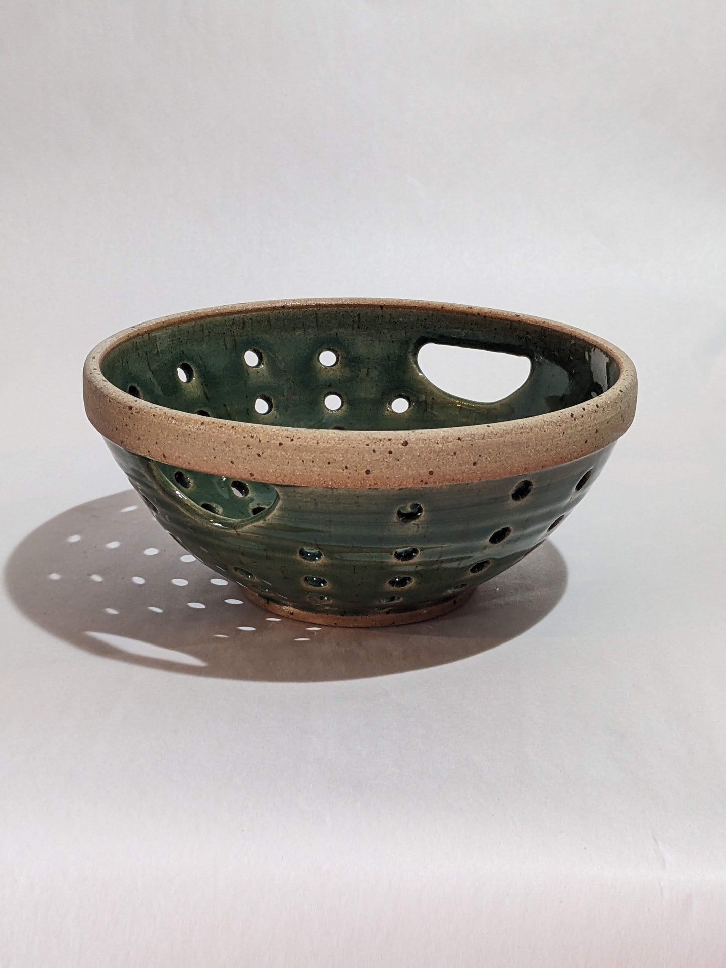 Colander/small fruit bowl